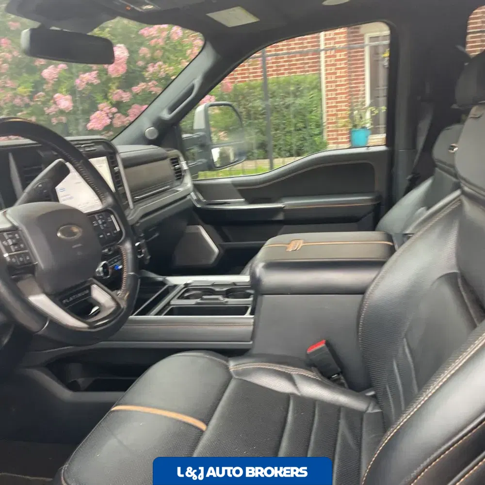 2023 Ford F-350 Super Duty Platinum