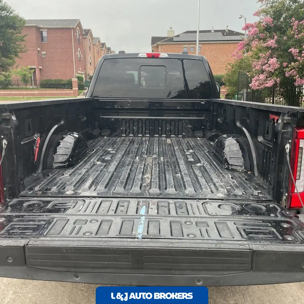2023 Ford F-350 Super Duty Platinum