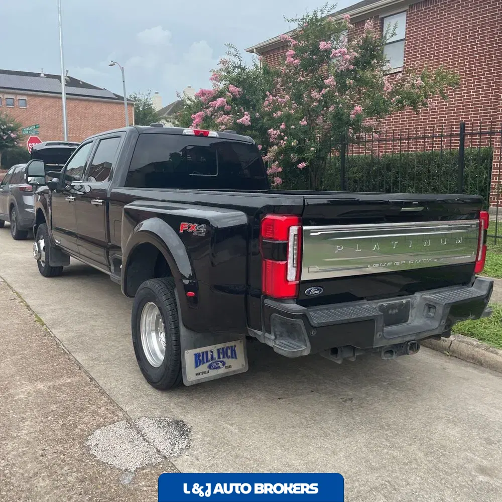 2023 Ford F-350 Super Duty Platinum