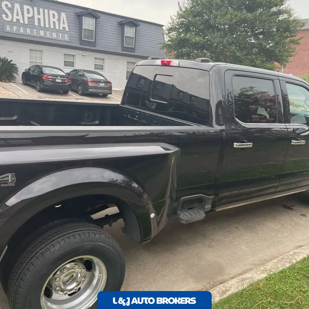 2023 Ford F-350 Super Duty Platinum