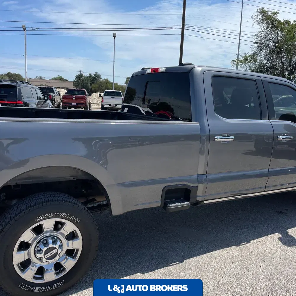 2024 Ford F-350 Super Duty Lariat