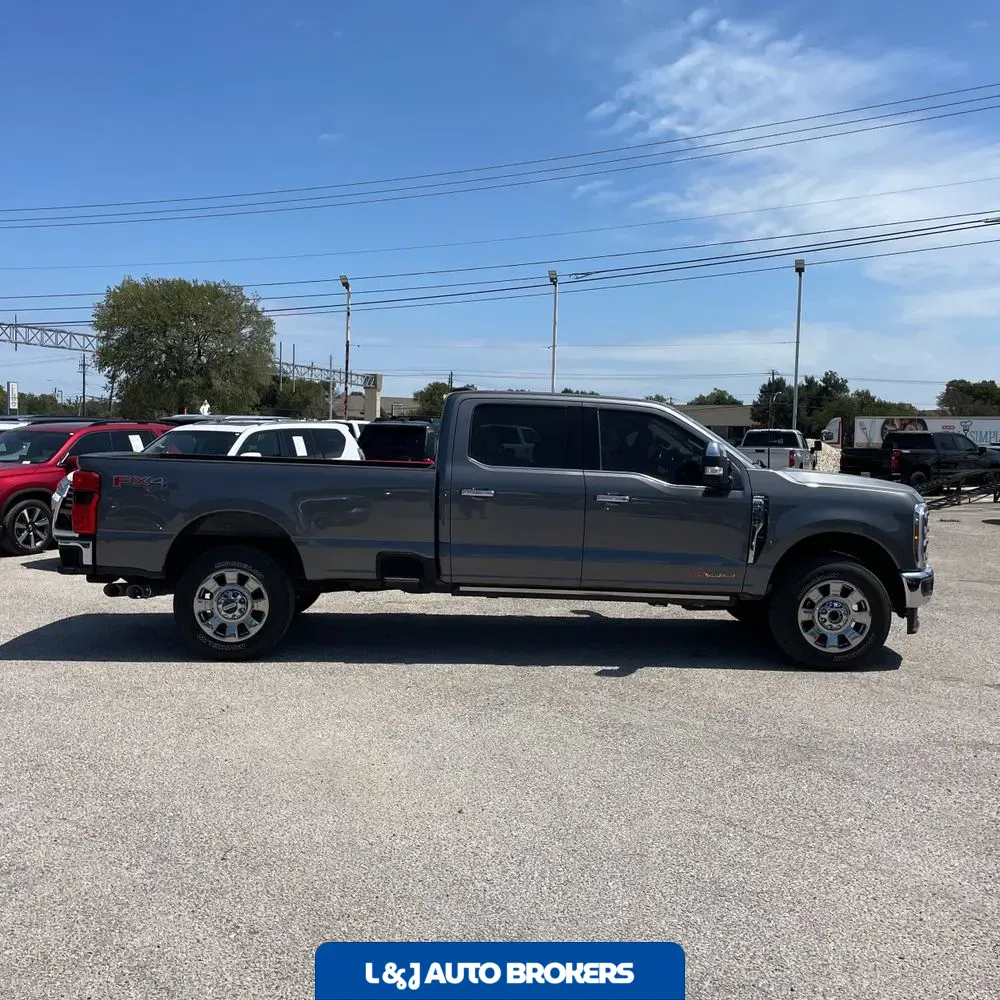 2024 Ford F-350 Super Duty Lariat