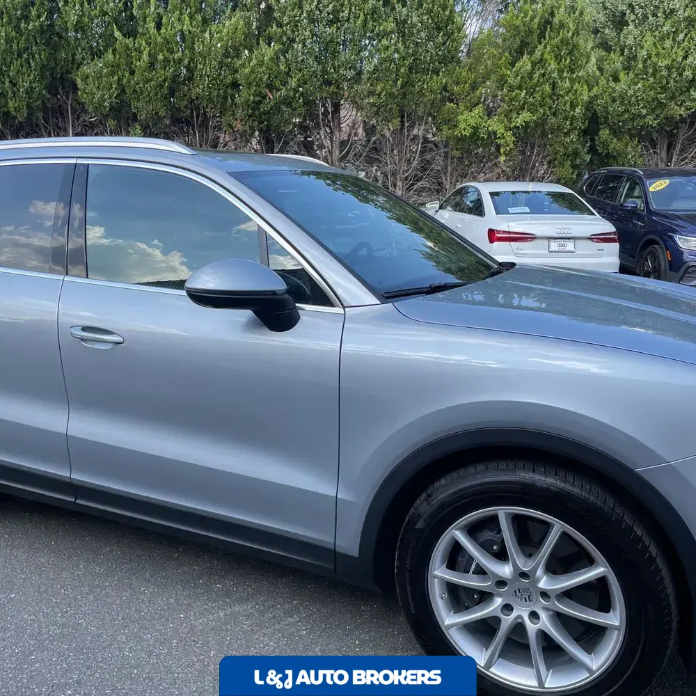2024 Porsche Cayenne Base