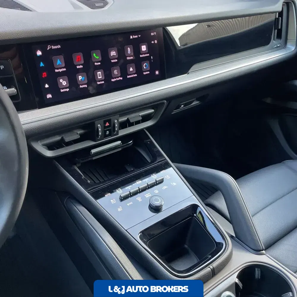 2024 Porsche Cayenne Base
