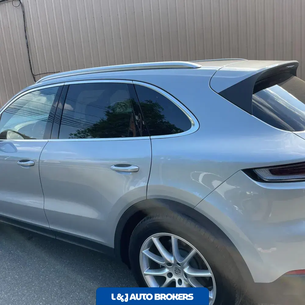 2024 Porsche Cayenne Base