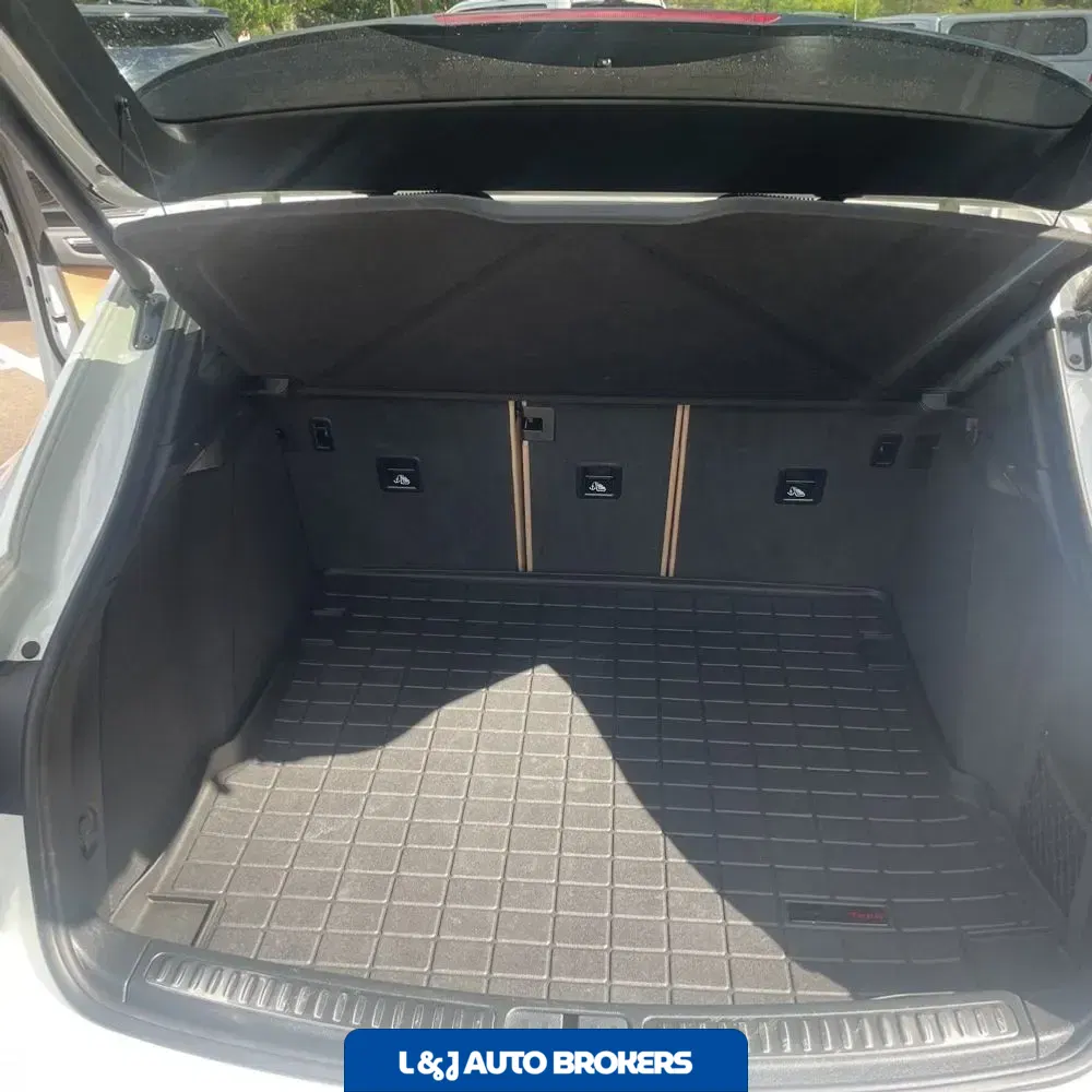 2023 Porsche Macan S