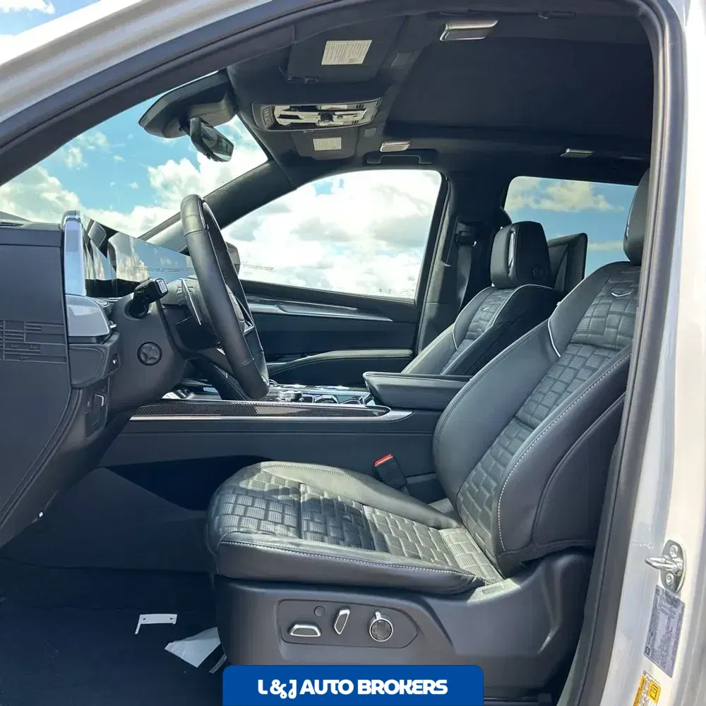 2025 Cadillac Escalade V-Sport