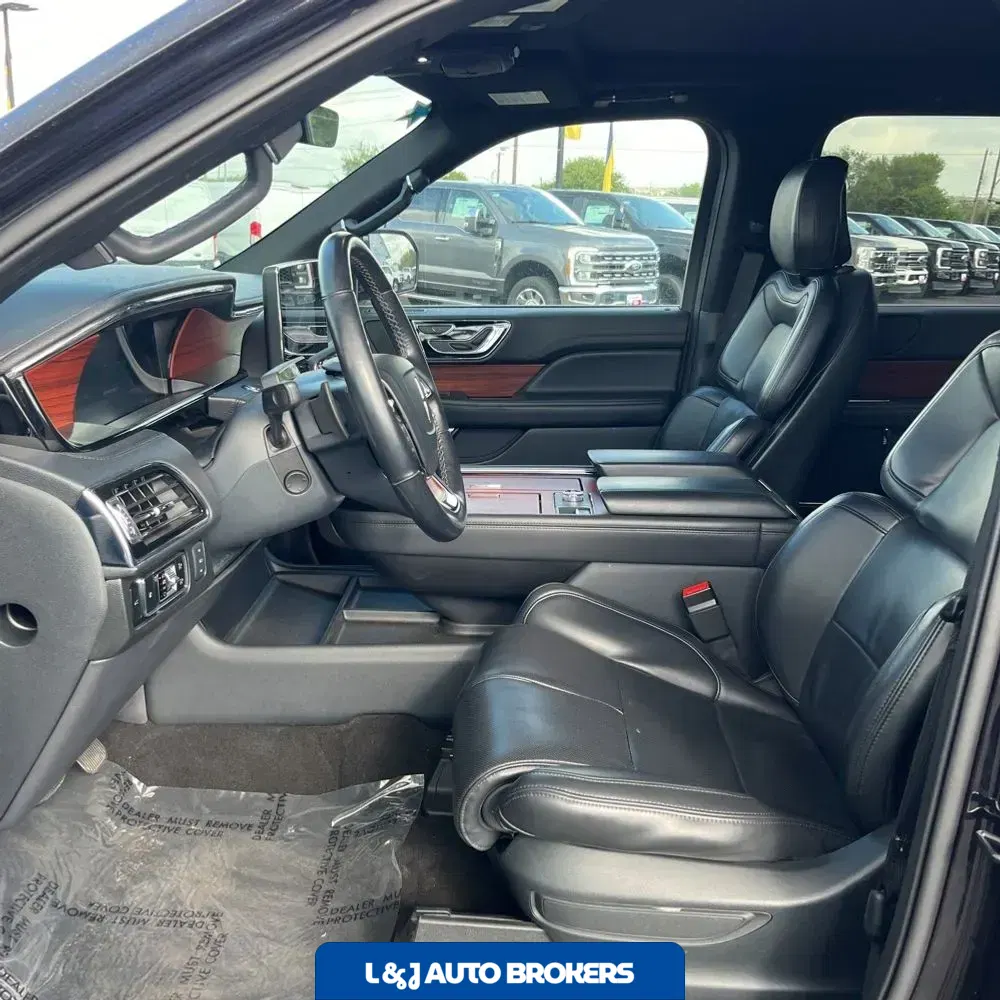 2024 Lincoln Navigator Premiere