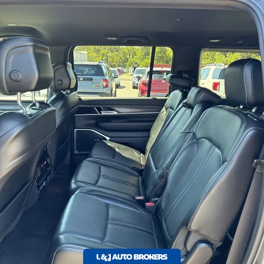 2024 Jeep Wagoneer Series II