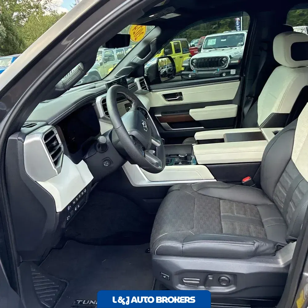 2024 Toyota Tundra Capstone HV
