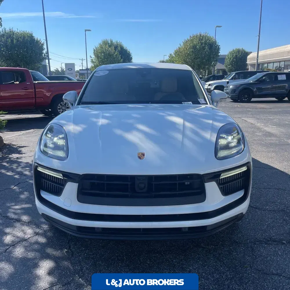2022 Porsche Macan S