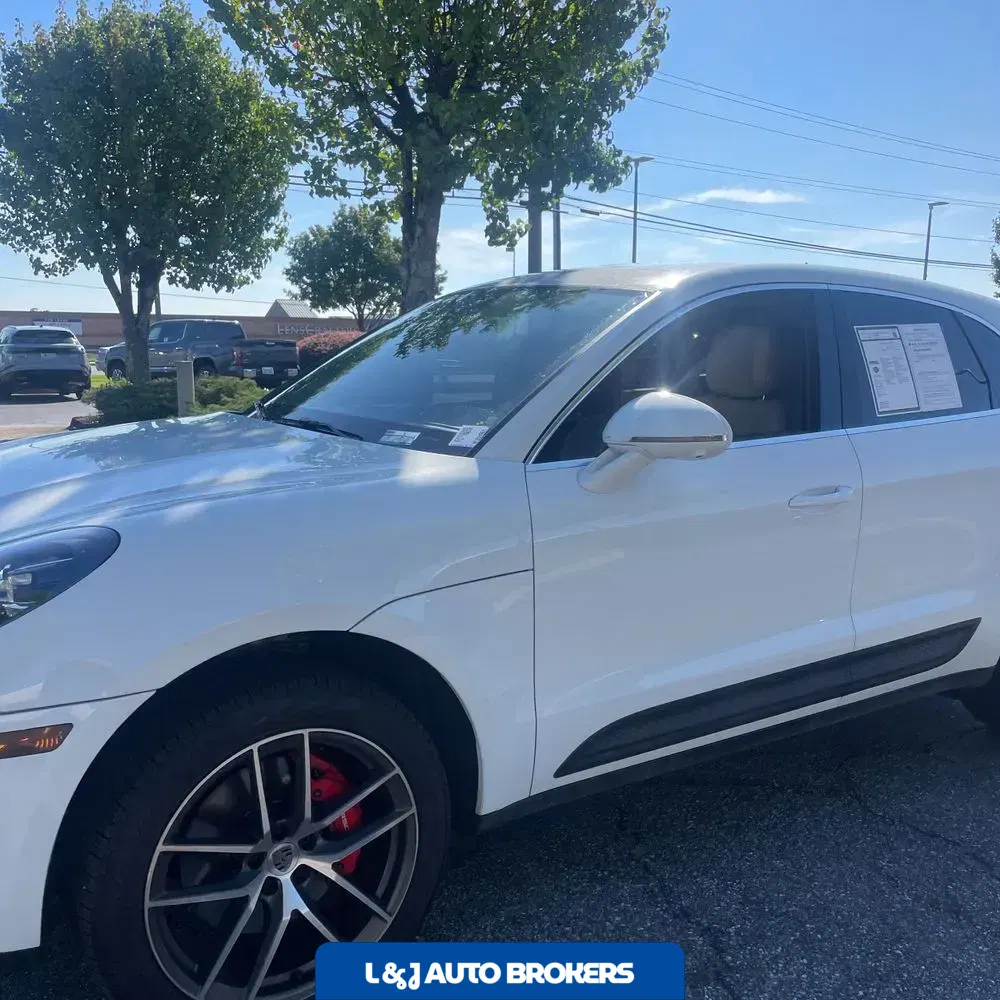 2022 Porsche Macan S