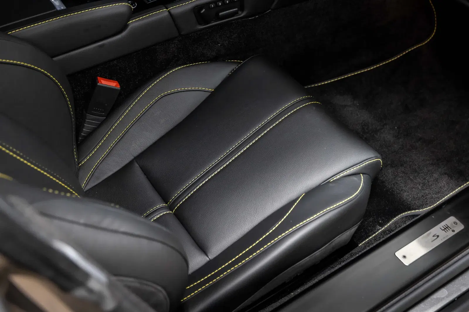 851-Mile 2017 Aston Martin V12 Vantage S 7-Speed