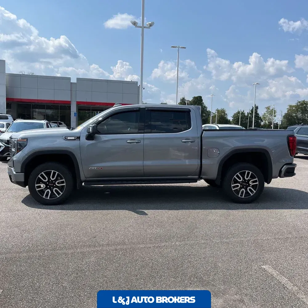 2025 GMC Sierra 1500 AT4