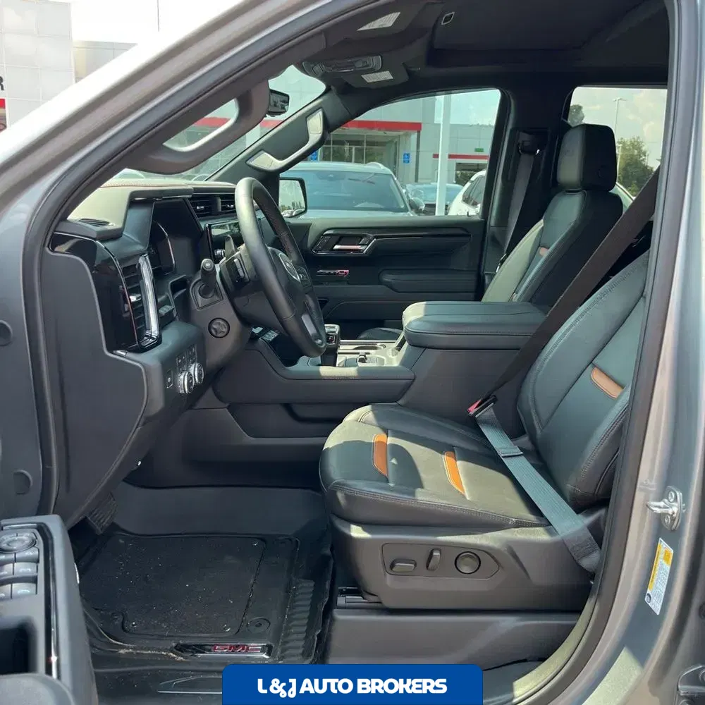 2025 GMC Sierra 1500 AT4