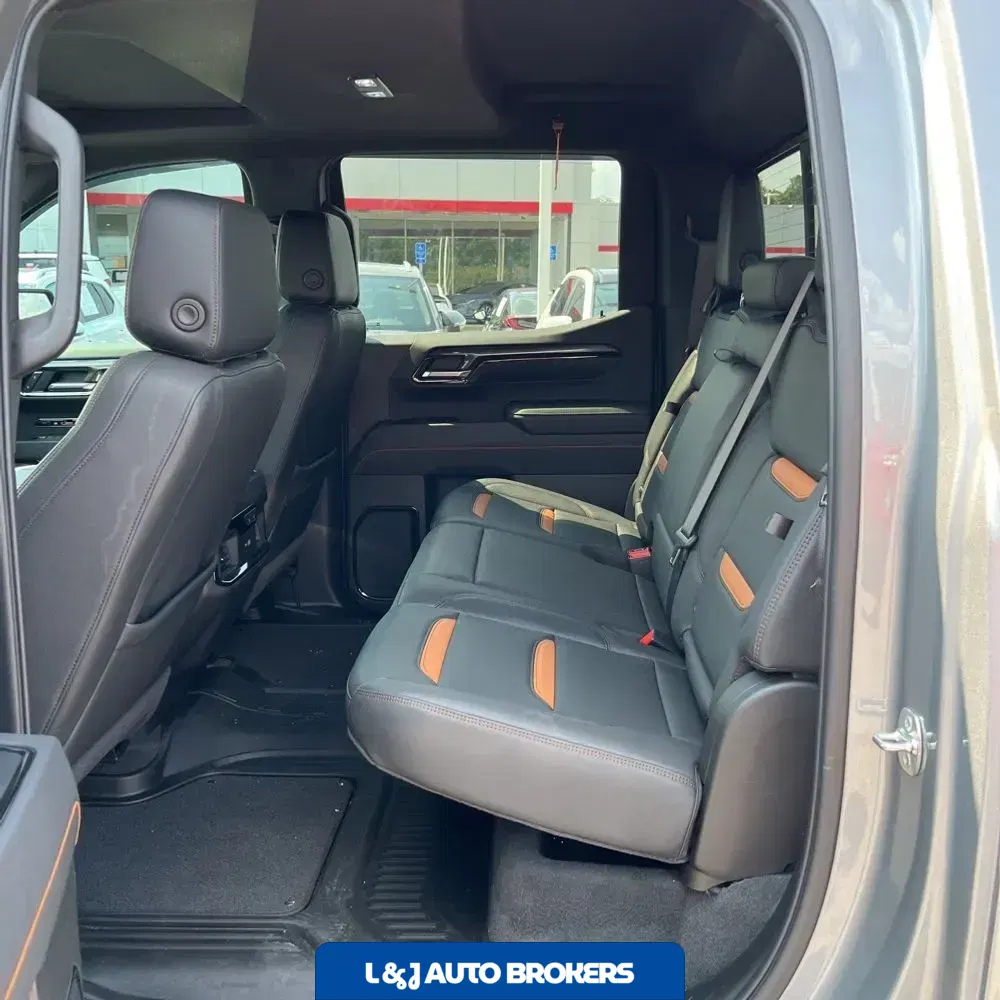 2025 GMC Sierra 1500 AT4