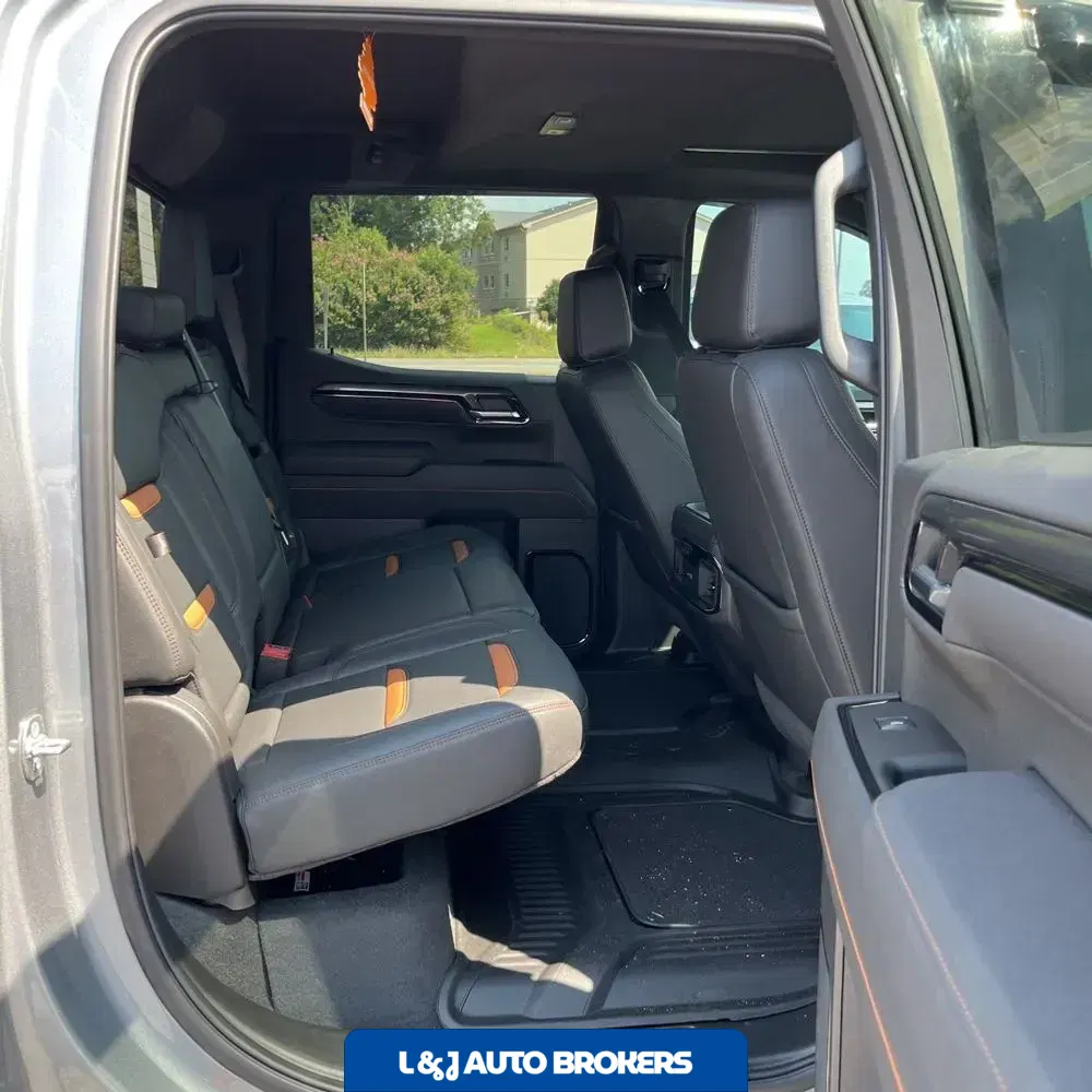 2025 GMC Sierra 1500 AT4
