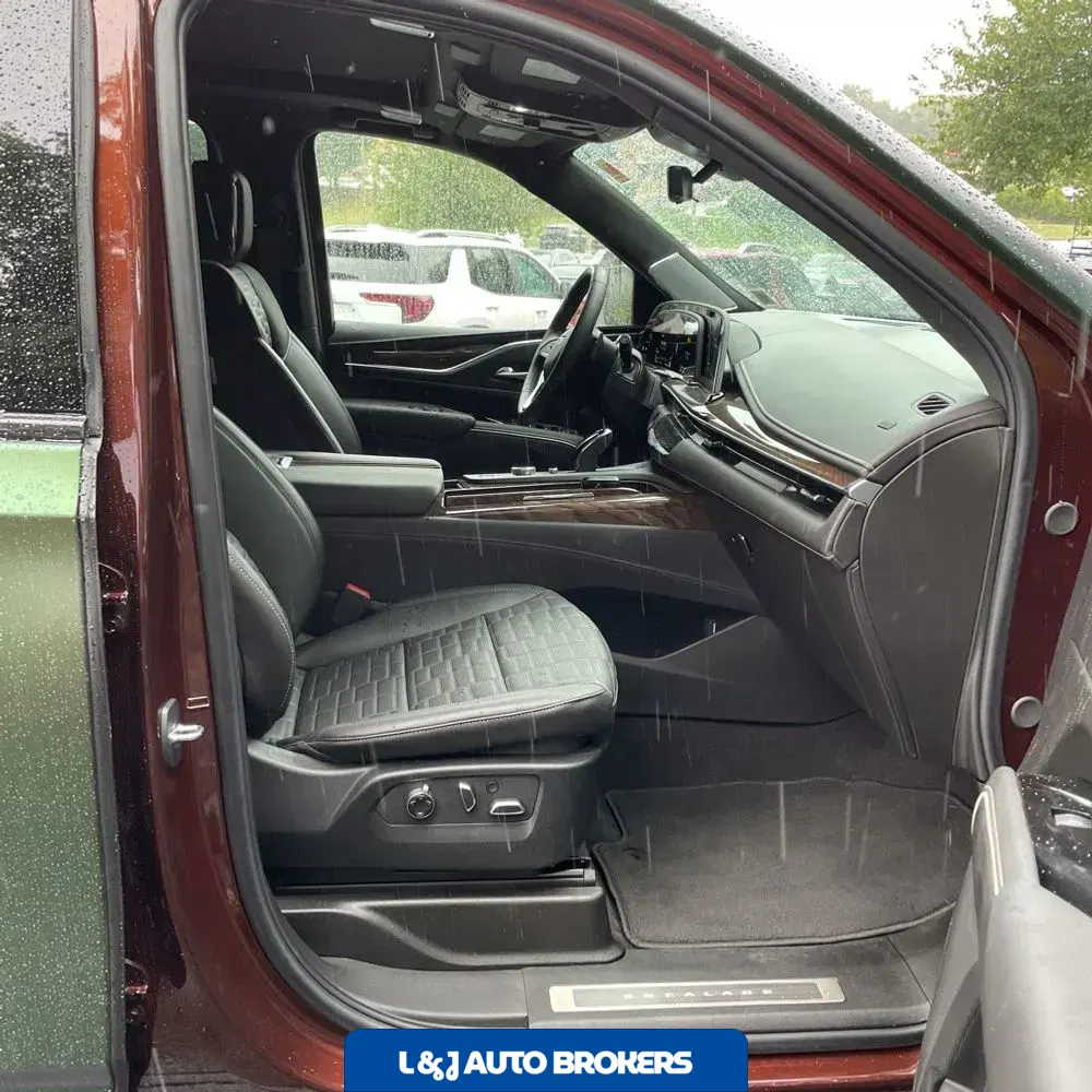 2023 Cadillac Escalade ESV Sport Platinum