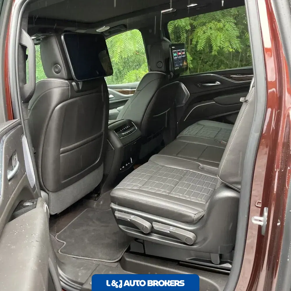 2023 Cadillac Escalade ESV Sport Platinum