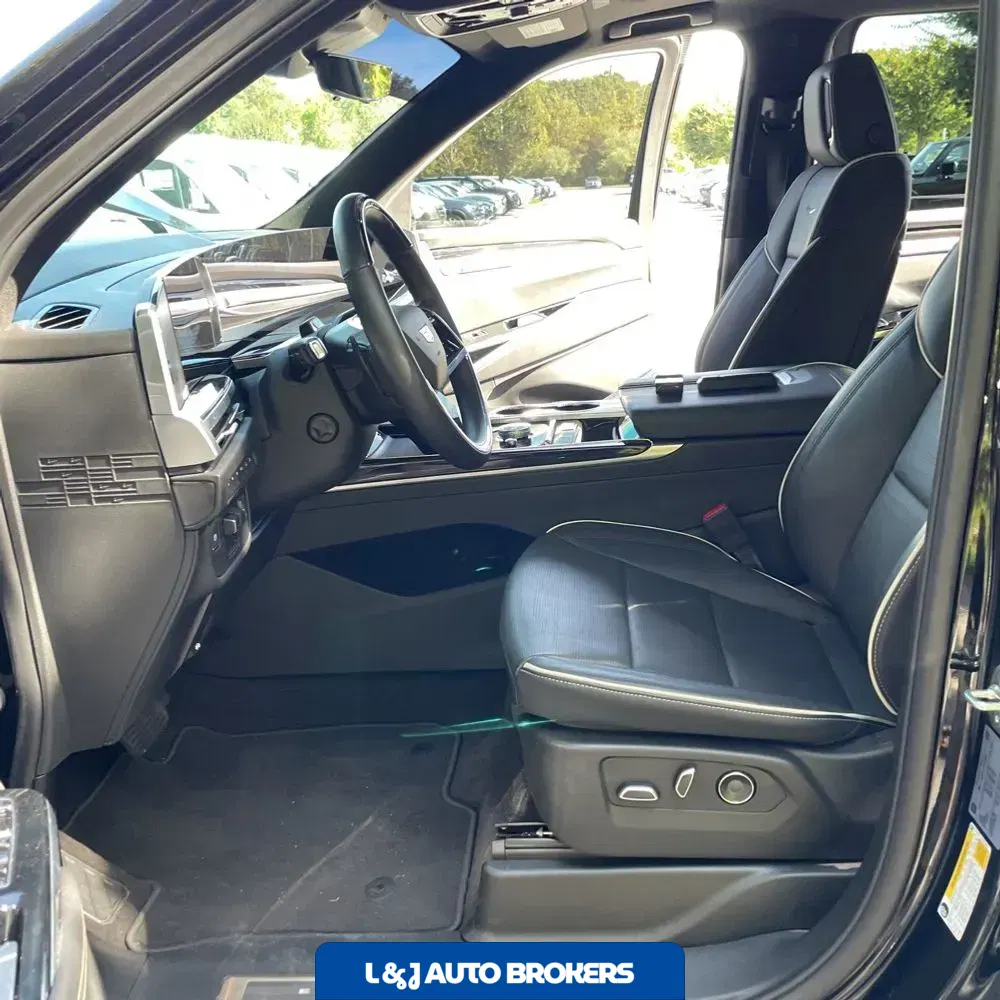 2025 Cadillac Escalade Sport