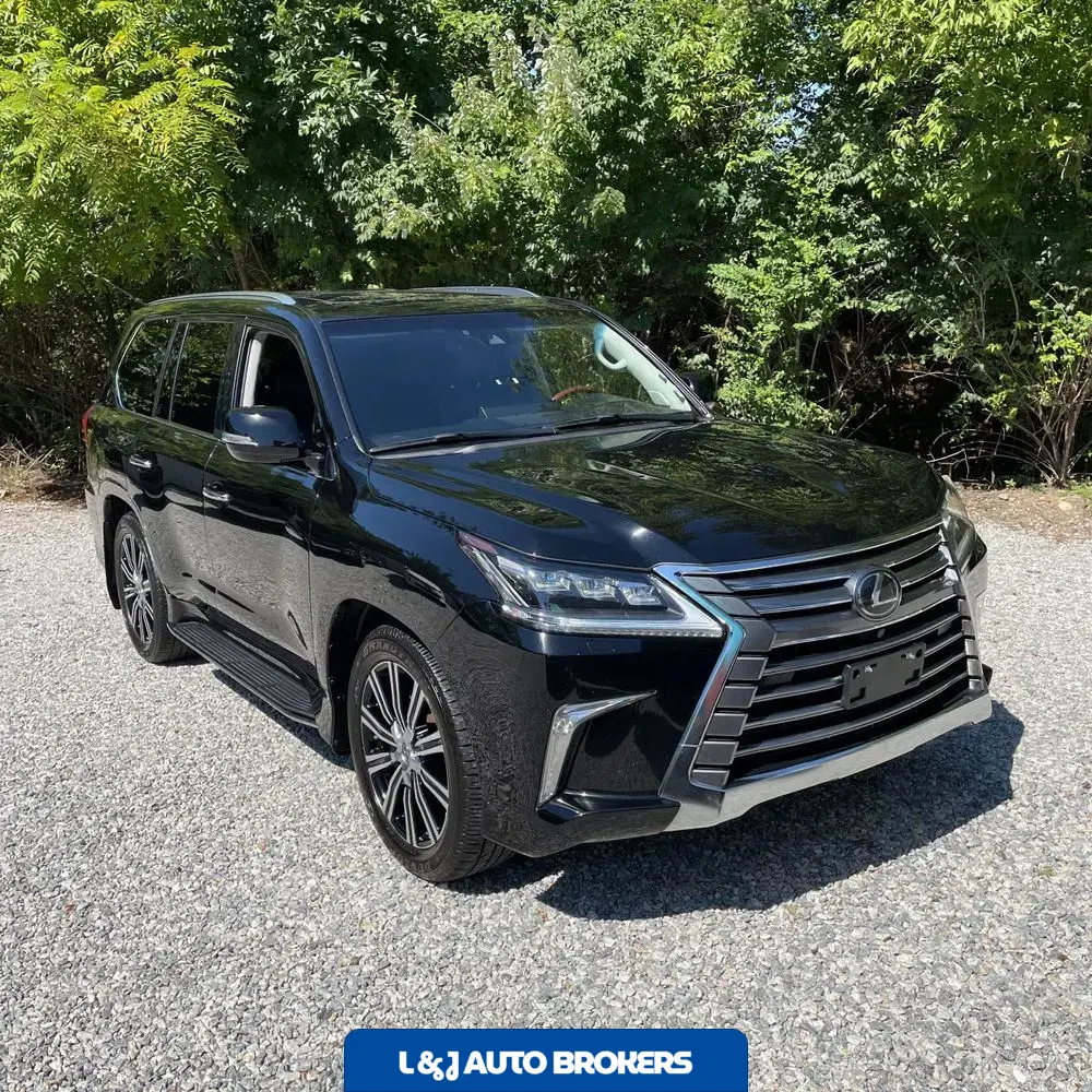 2021 Lexus LX 570 Three-Row
