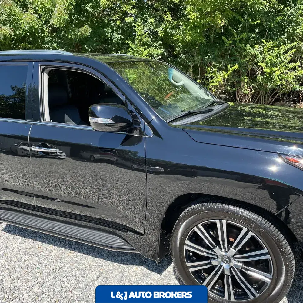 2021 Lexus LX 570 Three-Row