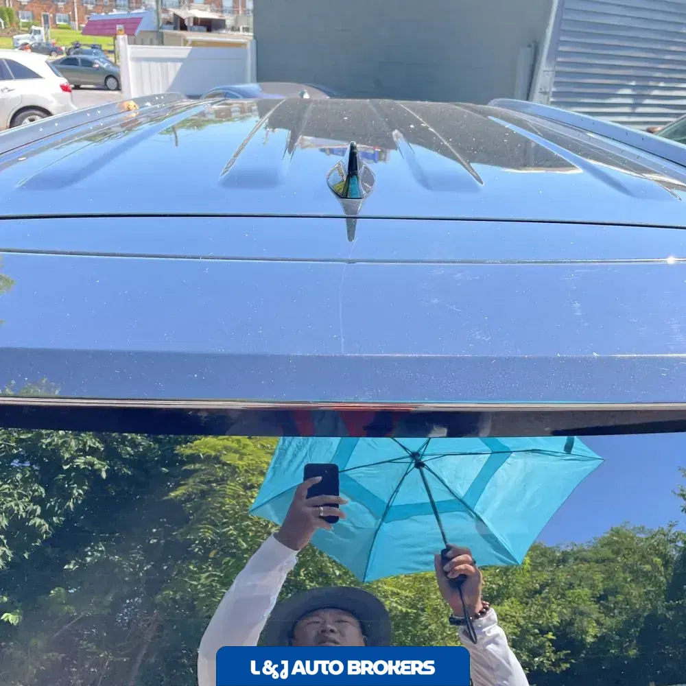 2021 Lexus LX 570 Three-Row