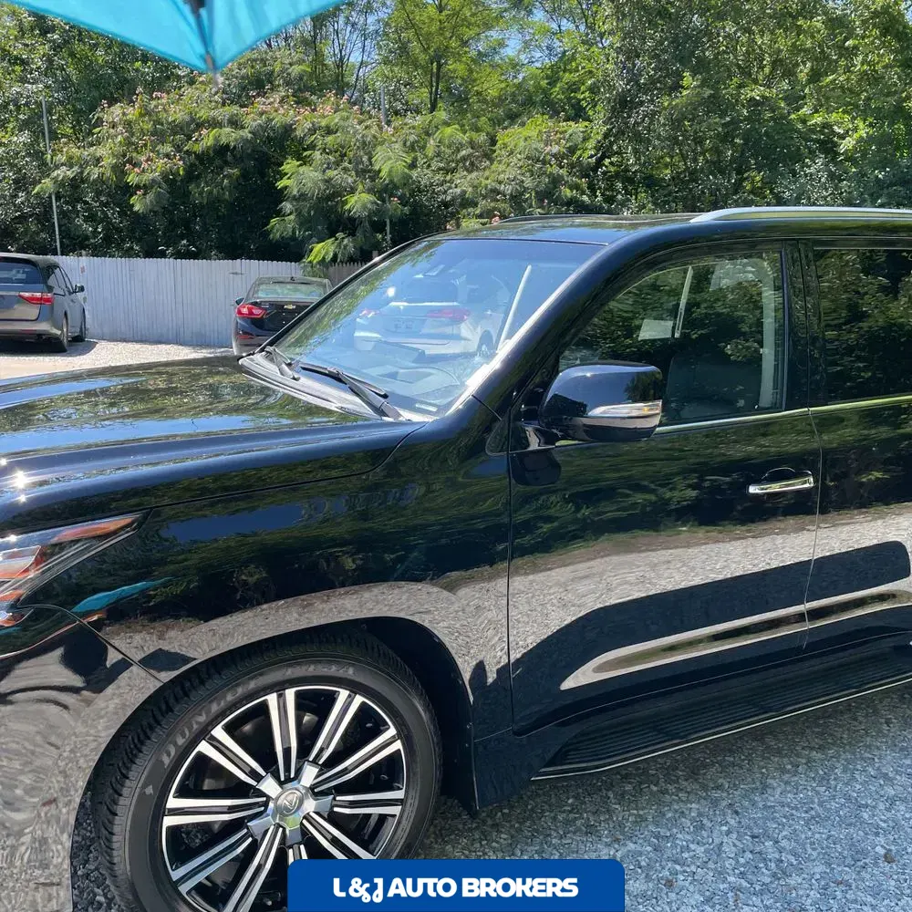 2021 Lexus LX 570 Three-Row