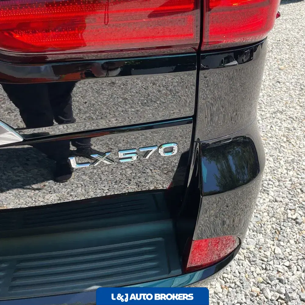 2021 Lexus LX 570 Three-Row