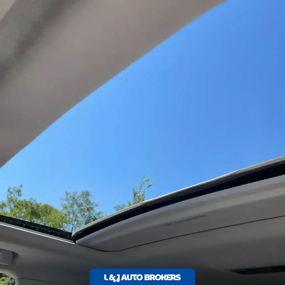 2021 Lexus LX 570 Three-Row