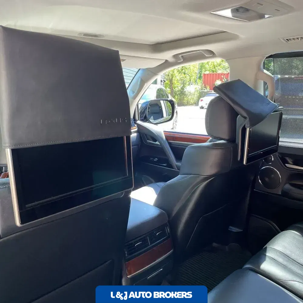 2021 Lexus LX 570 Three-Row