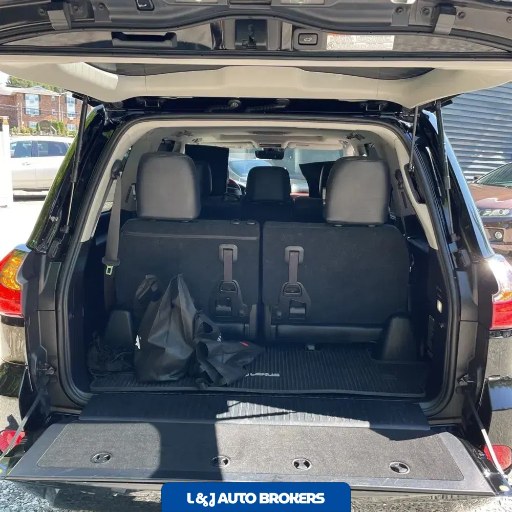 2021 Lexus LX 570 Three-Row