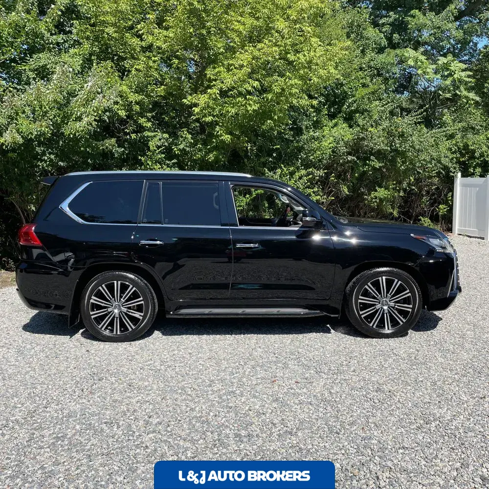 2021 Lexus LX 570 Three-Row