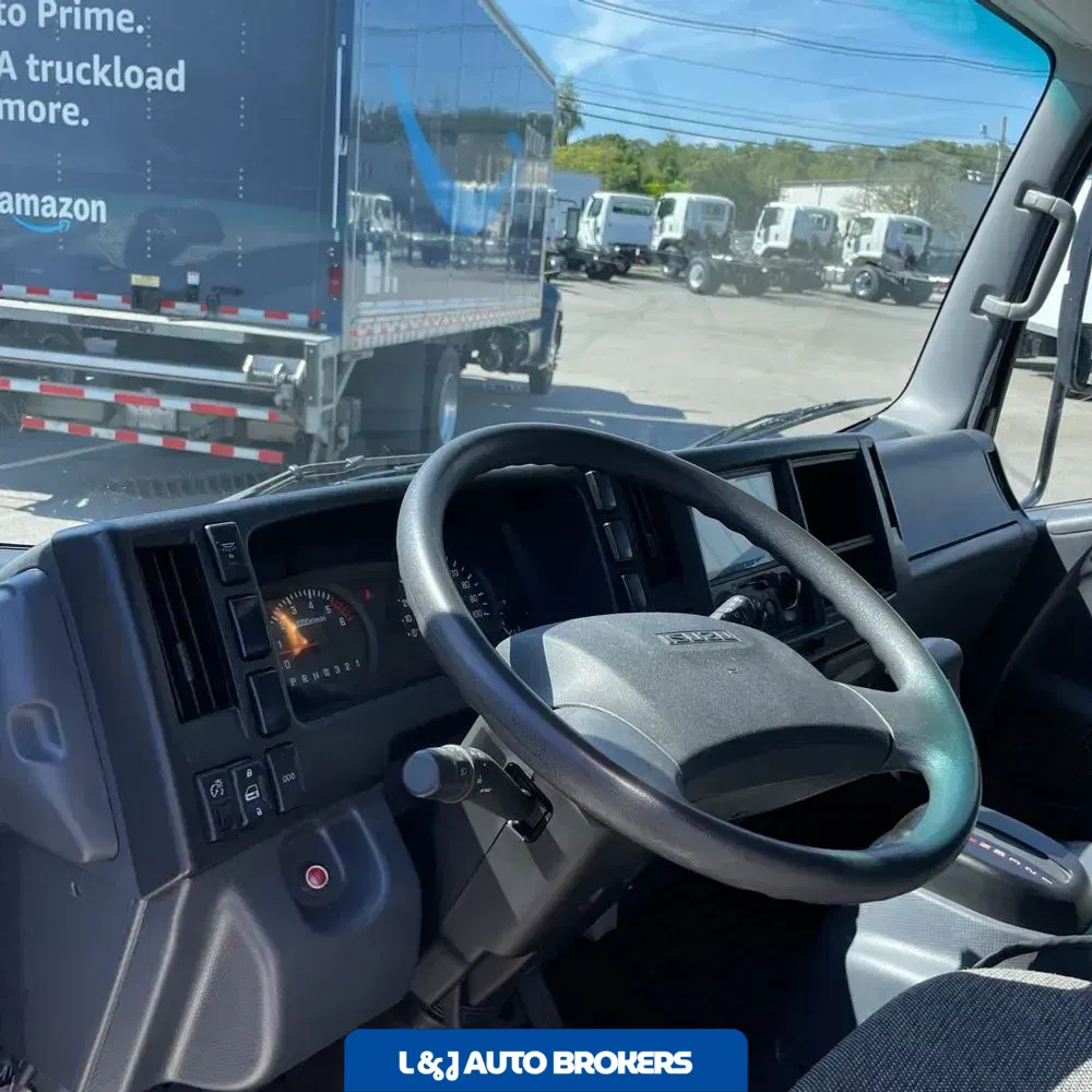 2025 Isuzu NRR NRR