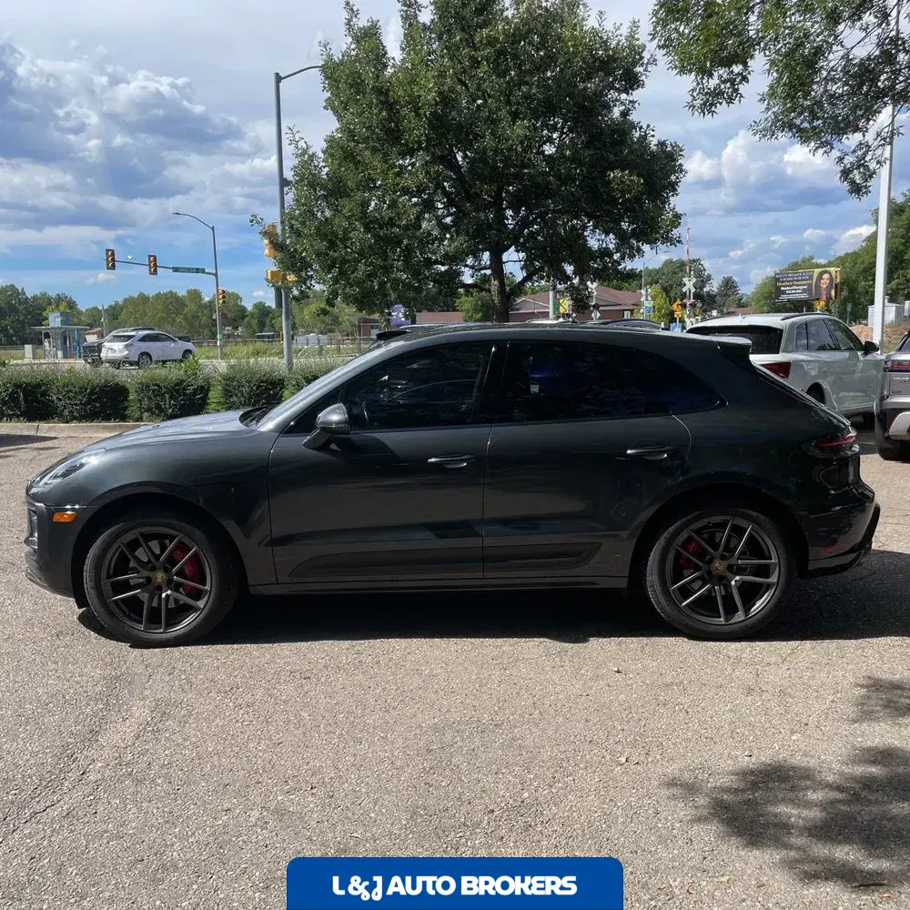 2022 Porsche Macan S