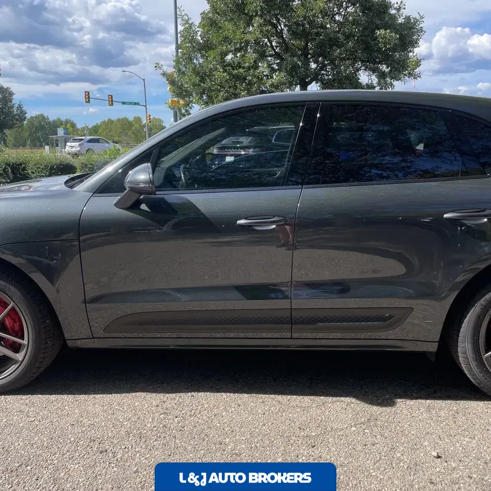 2022 Porsche Macan S