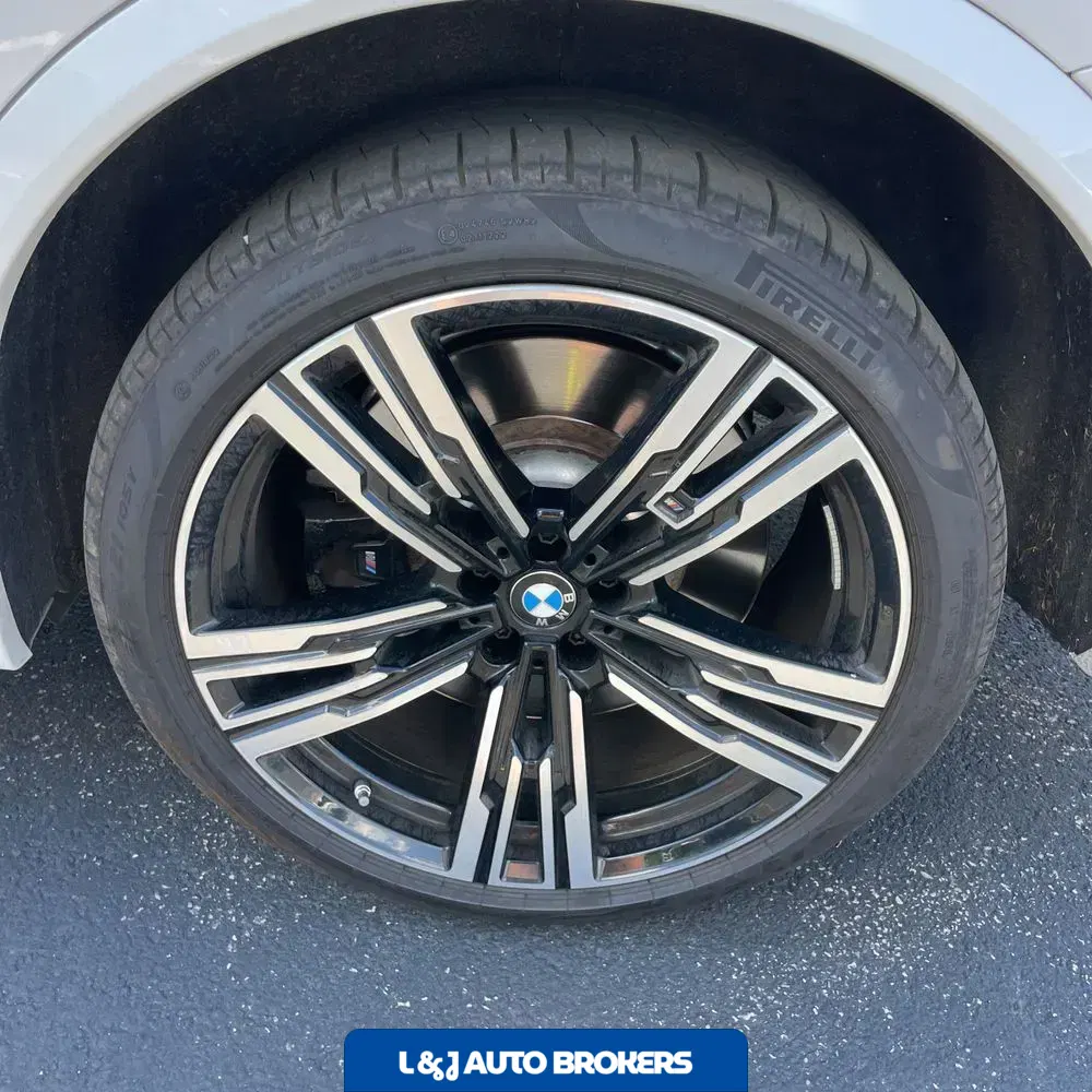 2024 BMW X7 M60i