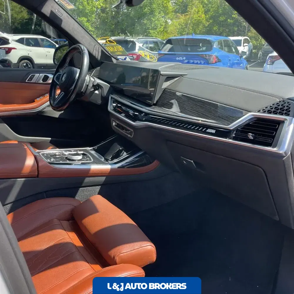 2024 BMW X7 M60i