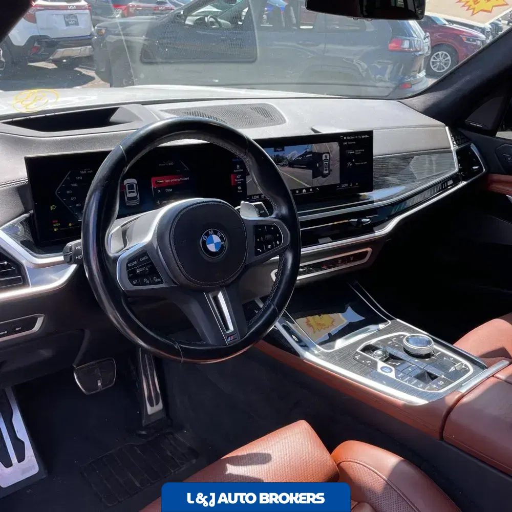 2024 BMW X7 M60i