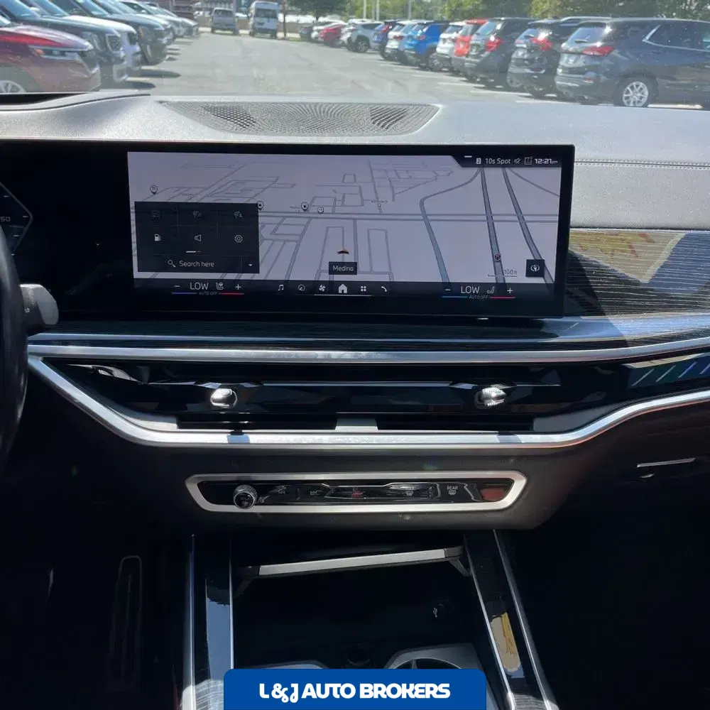2024 BMW X7 M60i