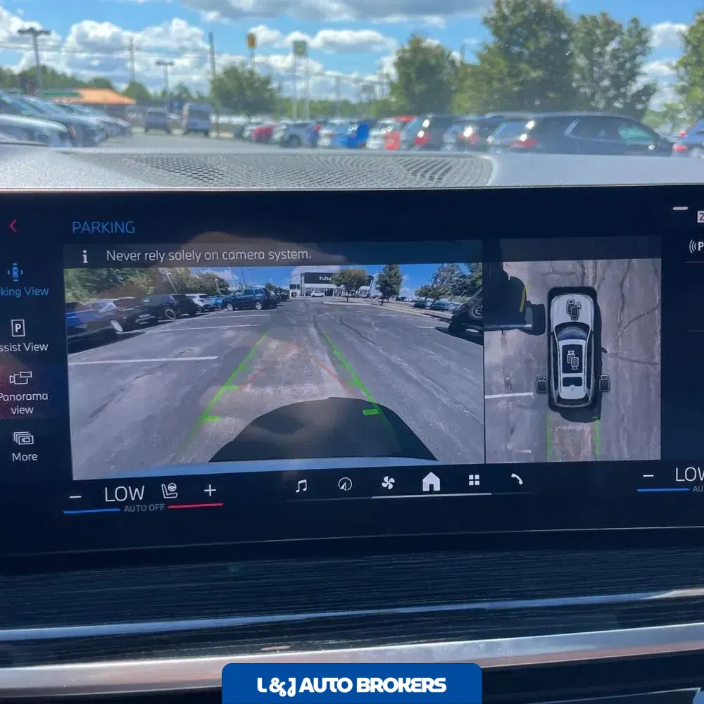 2024 BMW X7 M60i