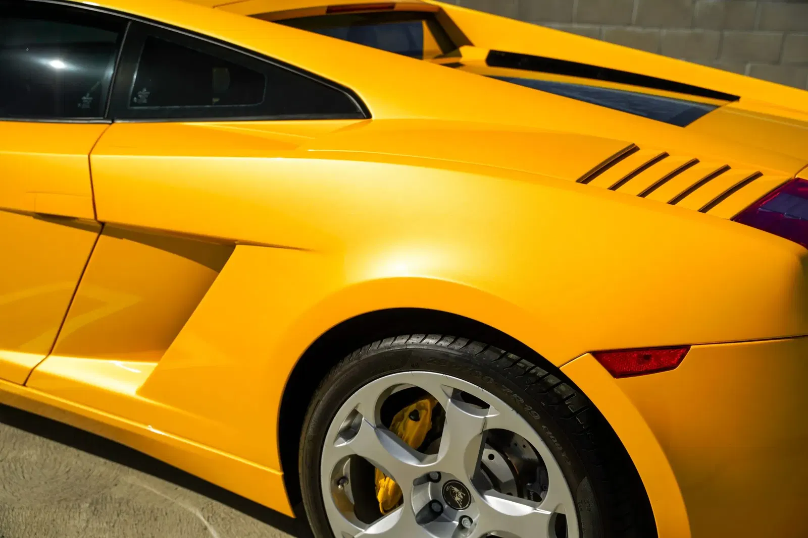 16k-Mile 2004 Lamborghini Gallardo 6-Speed