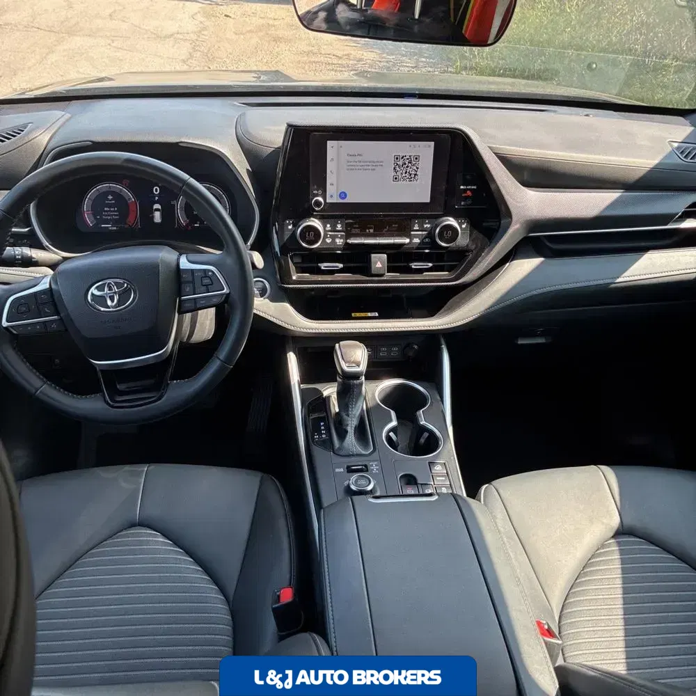 2025 Toyota Highlander XSE
