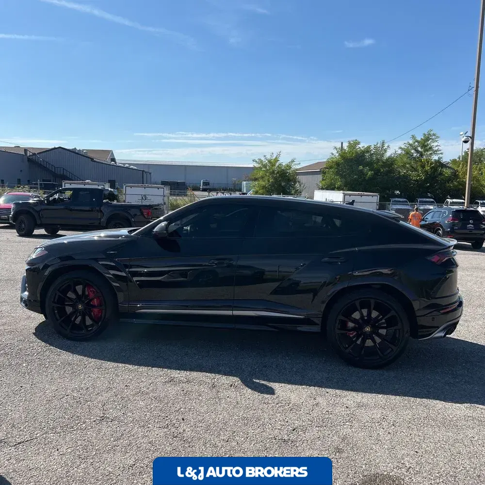2020 Lamborghini Urus Base