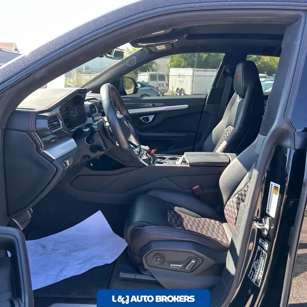 2020 Lamborghini Urus Base
