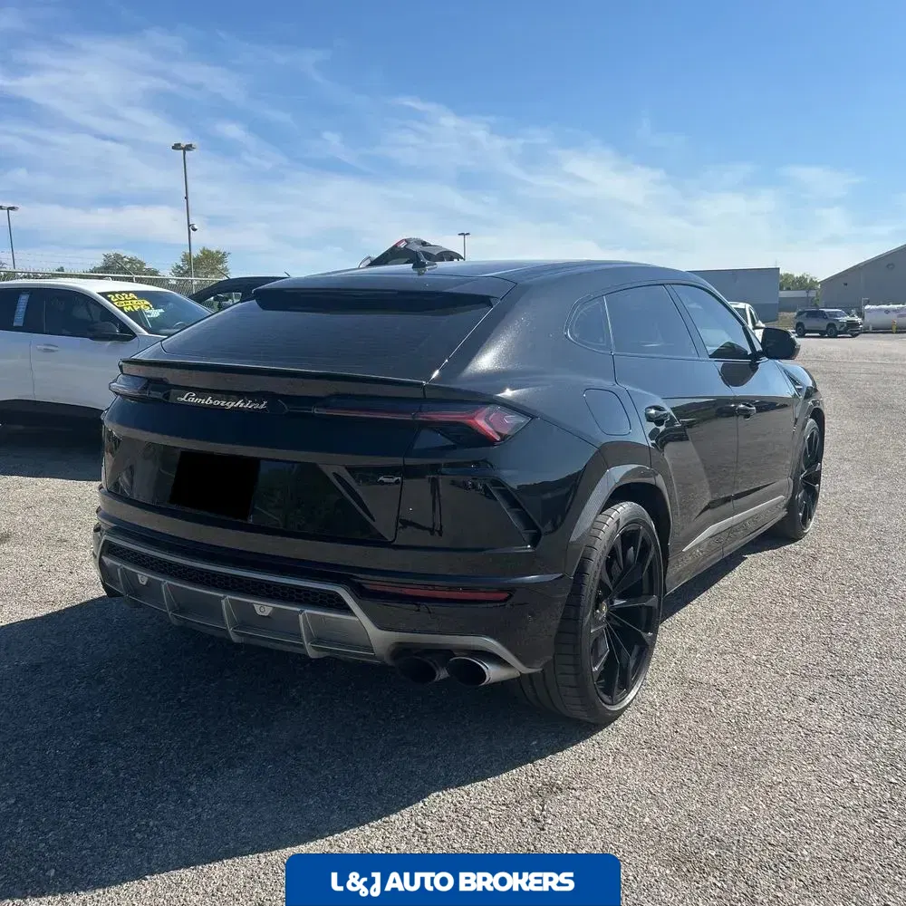 2020 Lamborghini Urus Base