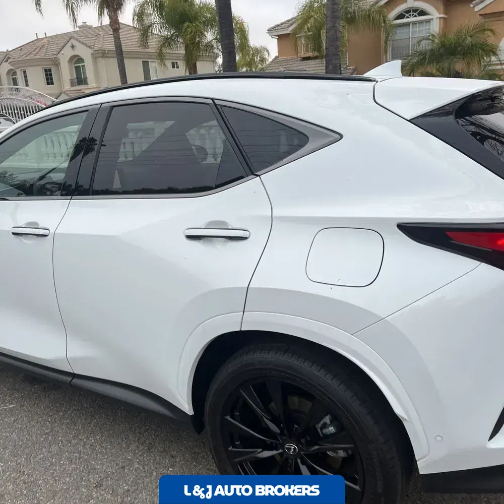 2025 Lexus NX 450h+ F SPORT Handling