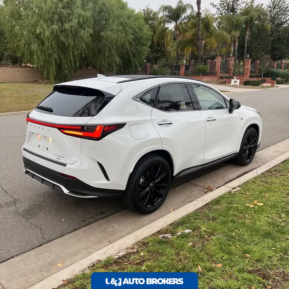2025 Lexus NX 450h+ F SPORT Handling