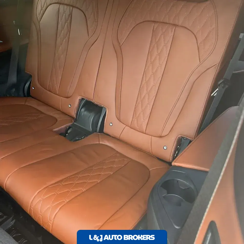 2024 BMW X7 Alpina XB7