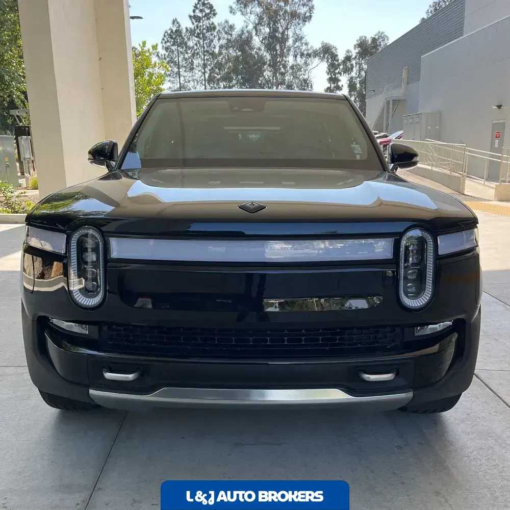 2024 Rivian R1S Adventure Dual-Motor